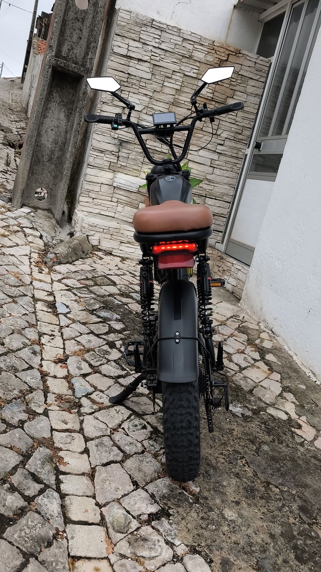 Bicicleta elétrica Emoko C93 48V  Ebike  Motor 1000w