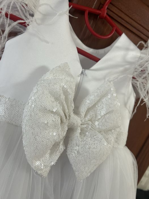 Святкова сукня для дівчинки