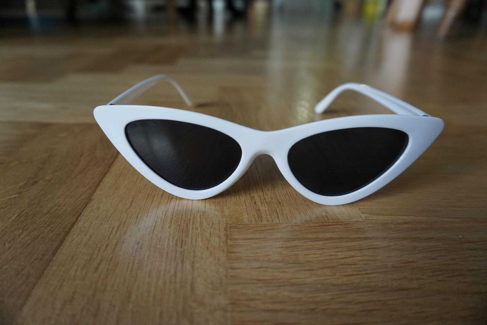 Okulary przeciwsłoneczne białe czarne retro kocie oko wąskie vintage