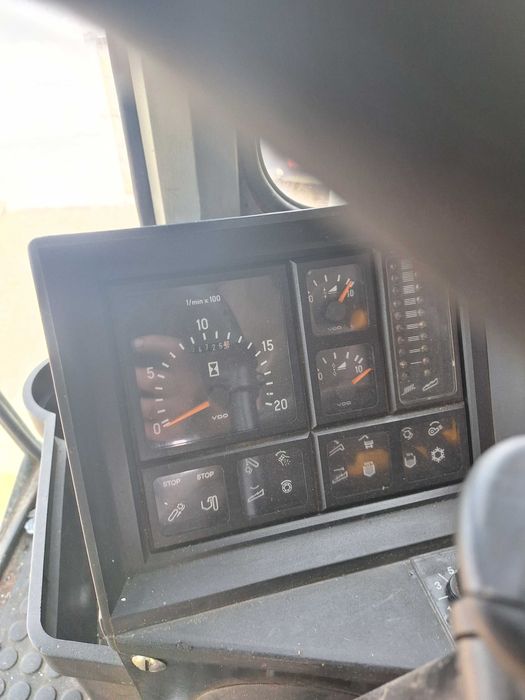 Kombajn Claas Mega 204