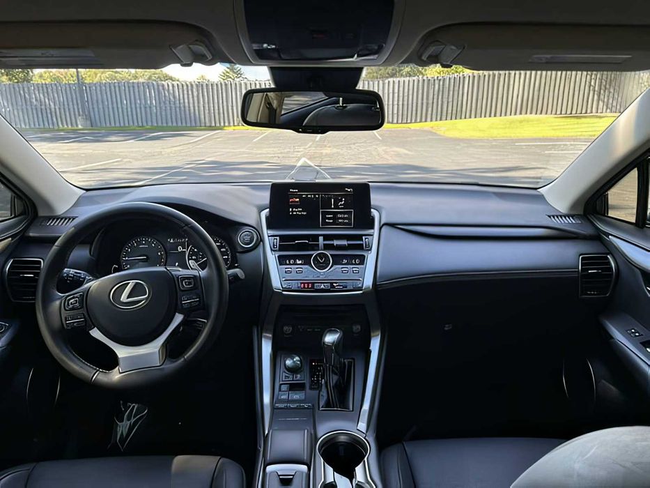 Lexus NX 300      2018