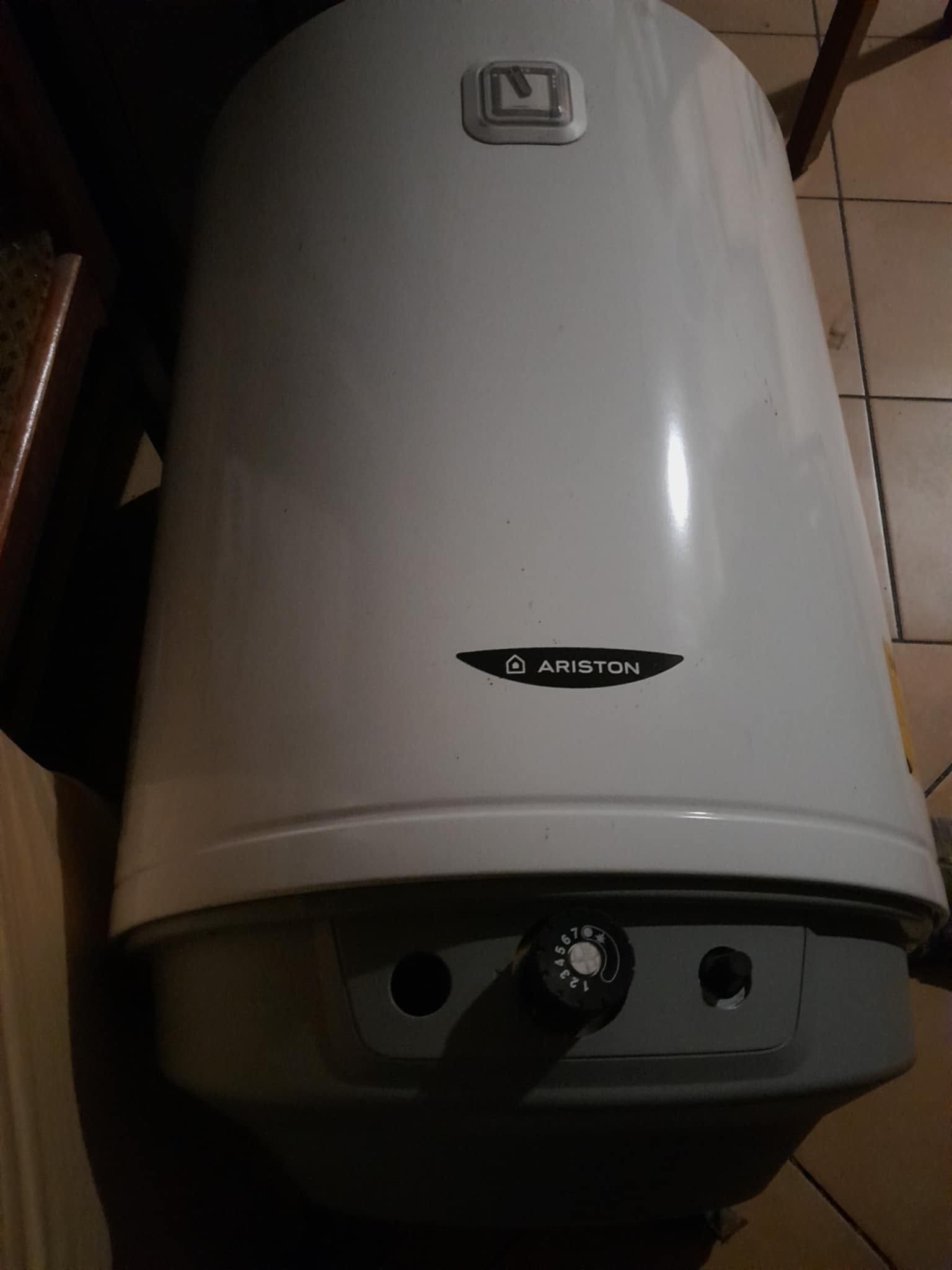 Sprzedam podgrzewacz na wodę ARISTON