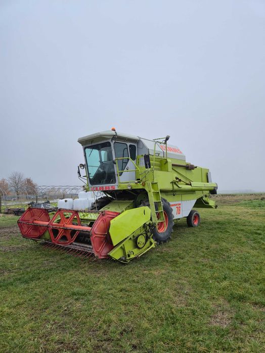 Claas Dominator 76