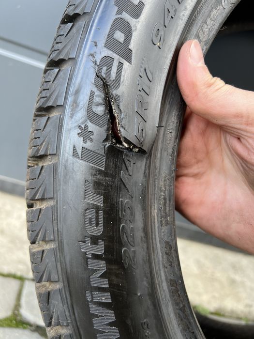 Шини hankook winter i*cept iz2 w616 r17 225/45 (пошкоджене)