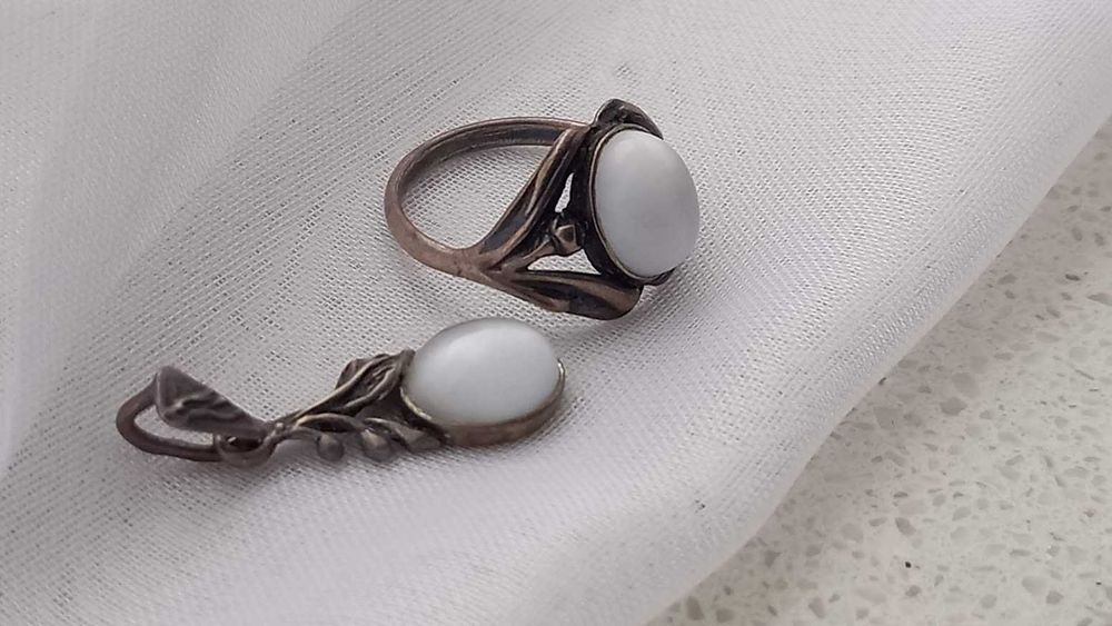 Piękny pierścionek srebrny i zawieszka listki antyk