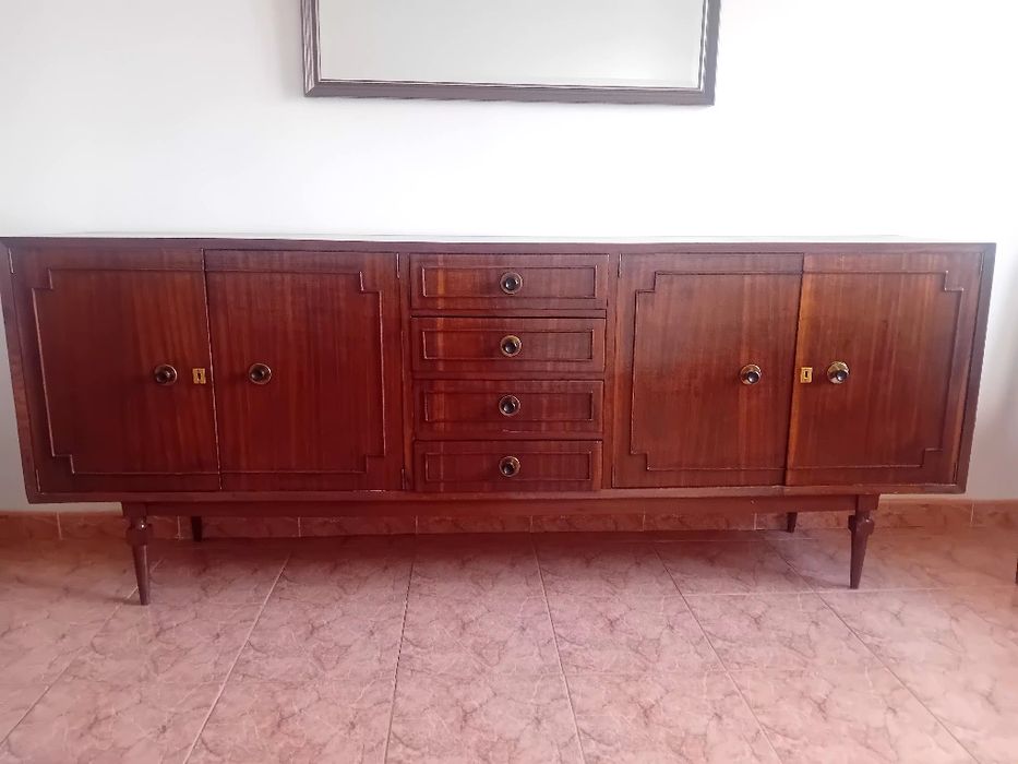Aparador em madeira