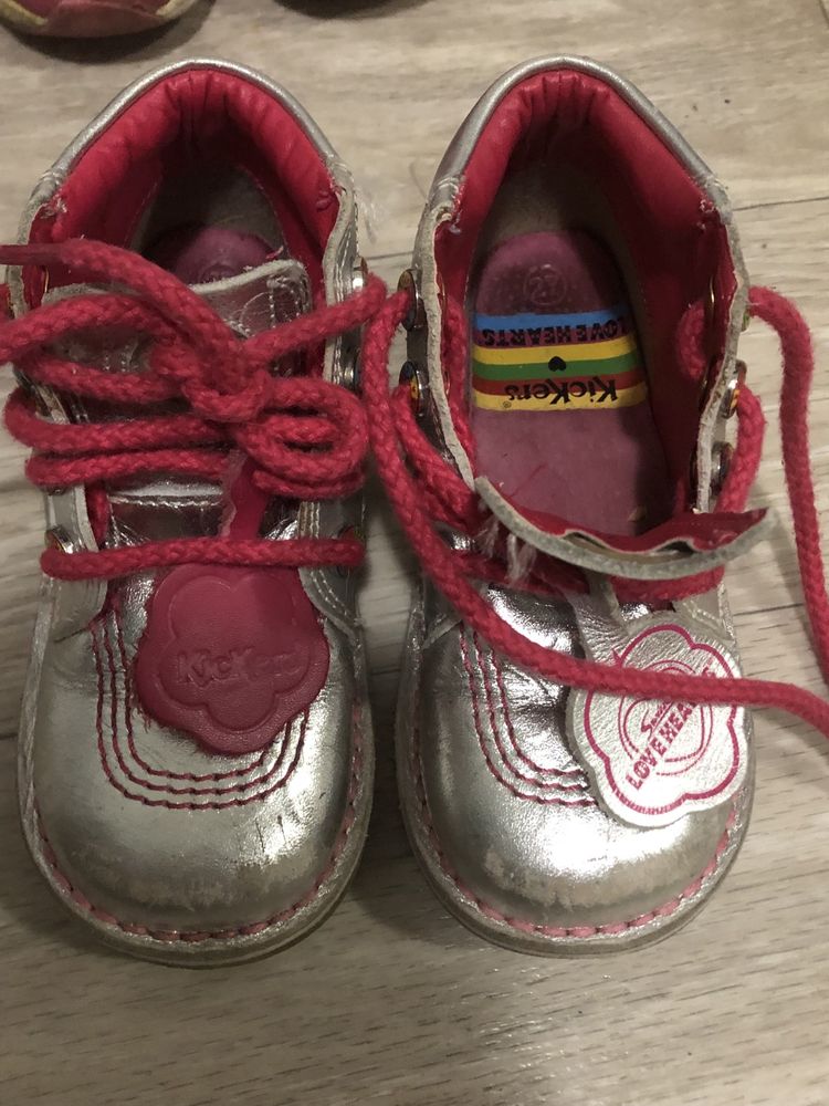 Ботинки, сапожки, кроссовки на девочку (состояние и размеры разные)