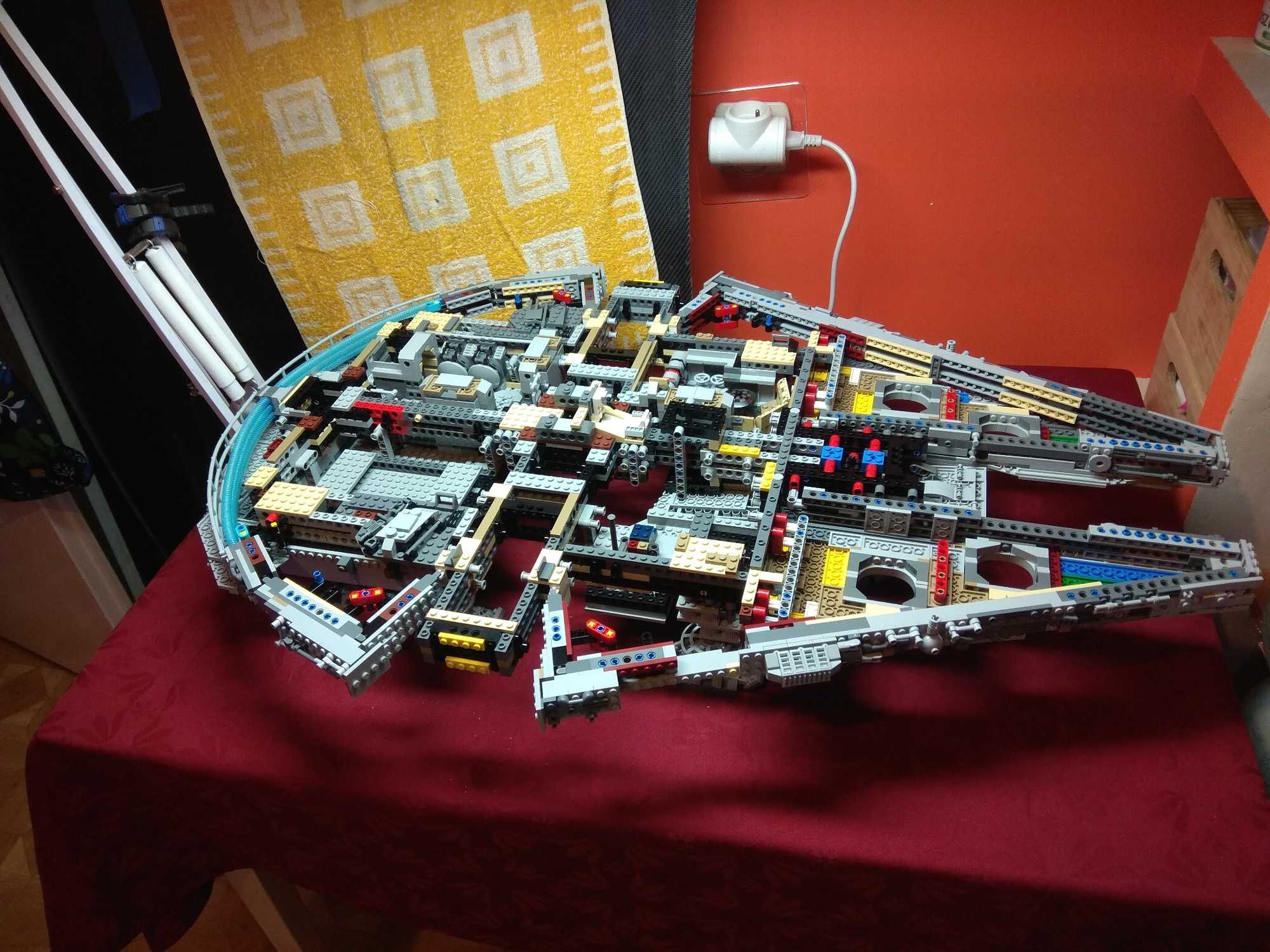 Zestaw LEGO 75192 Sokół Milenium