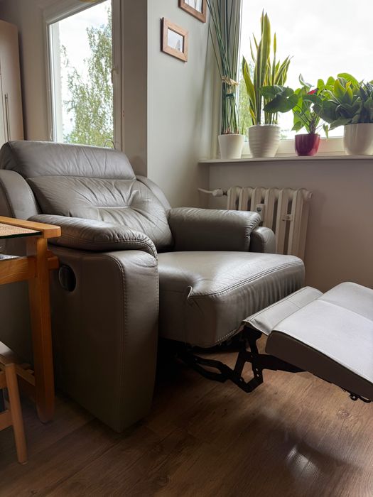 fotele skórzane,  rozkładane, z napędem elektrycznym