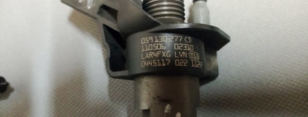 Форсунка Volkswagen Touareg Audi Q7 3.0 TDi 059130277CD 0445117022