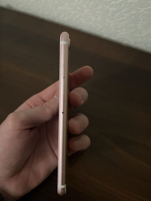 Продам Iphone 7  128Гб Neverlock