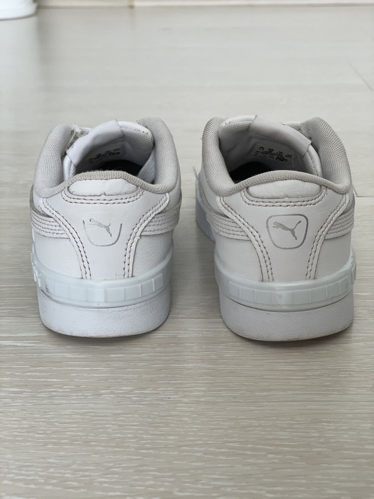 Кросівки білі PUMA розмір 36 eur (22,5cm)