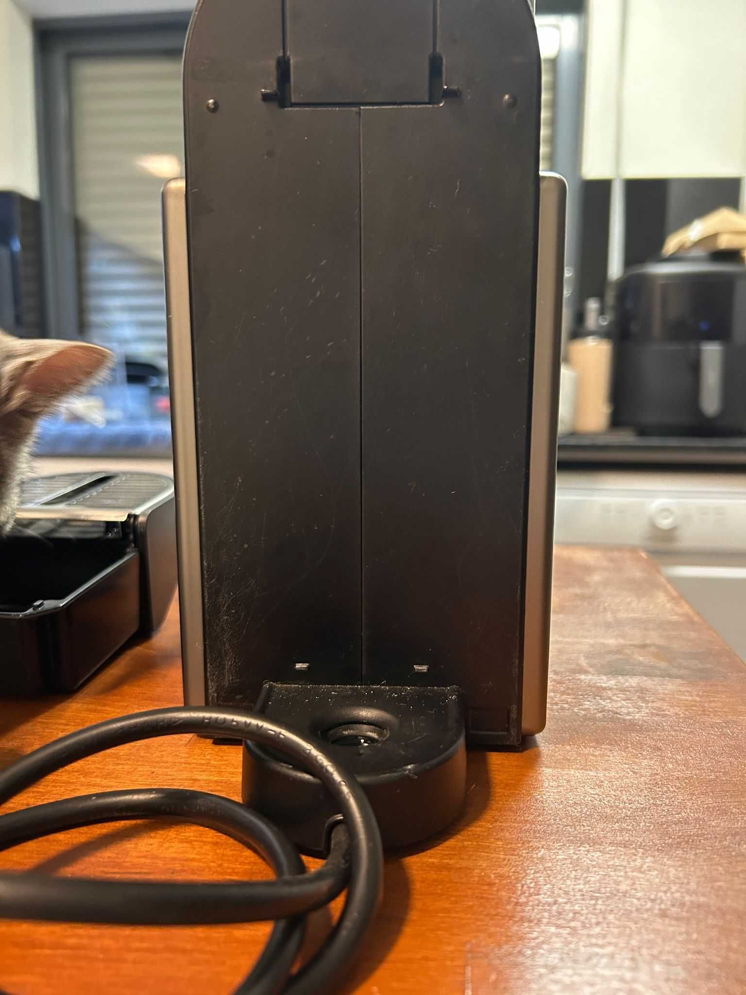 Máquina de Café NESPRESSO
