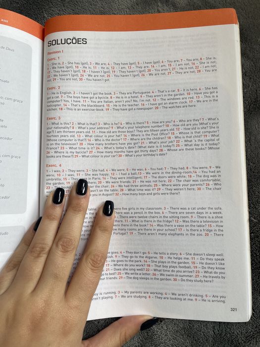 Livro exercícios Inglês “Brush Up Your” Grammar de Manuela Sottomayor