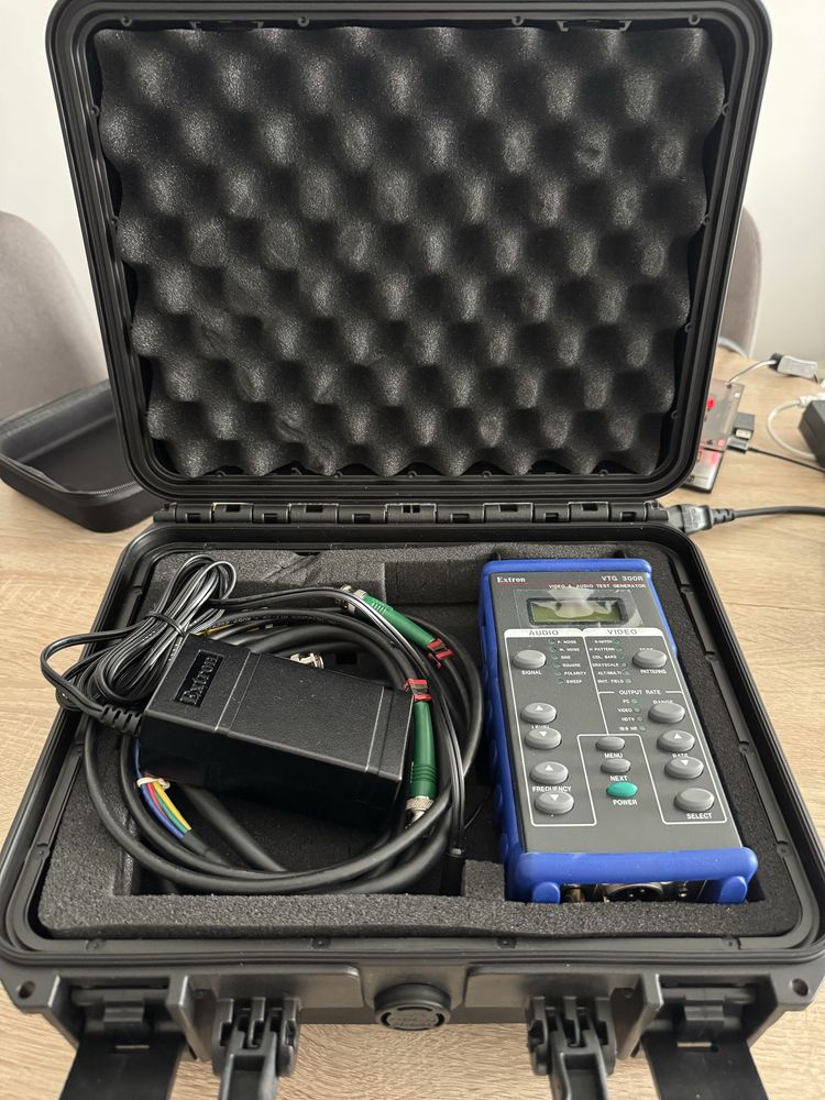Tester generator obrazów kontrolnych TV Extron