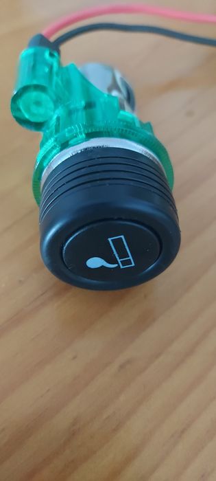 Isqueiro para automóveis.