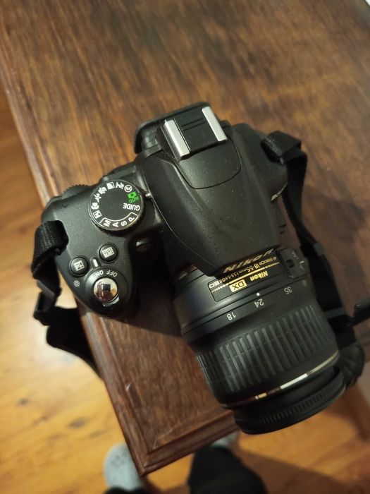 Nikon D3000 prática e leve como nova!