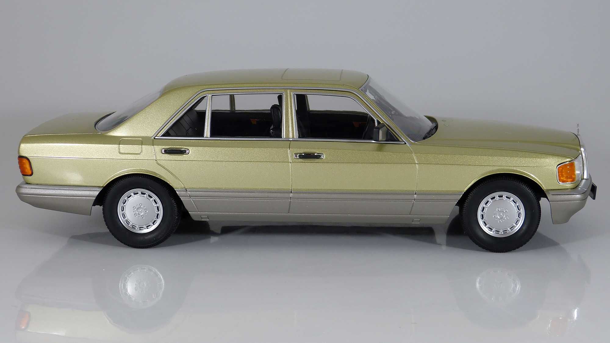 Model 1:18 iScale Mercedes-Benz 560 SEL S-class (W126) 1985 green/grey