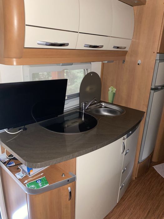 Hobby excellent 545 kmf „ pietrowe łóżko „ 2011 r