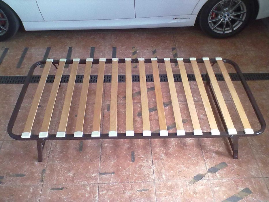 Estrado cama com pés