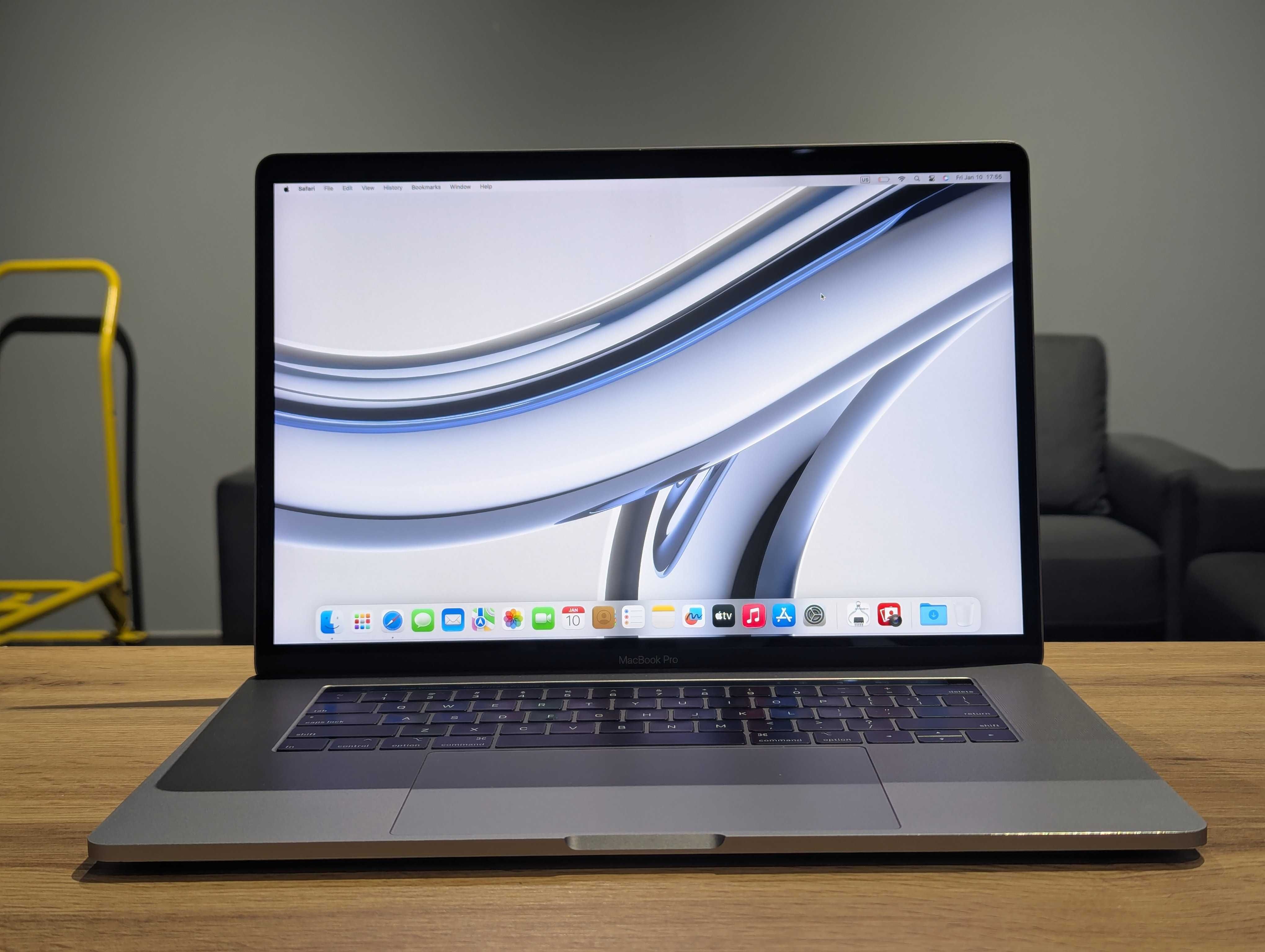 Macbook pro 15 2018 i9 2.9ghz 16/512gb pro 560x 4gb