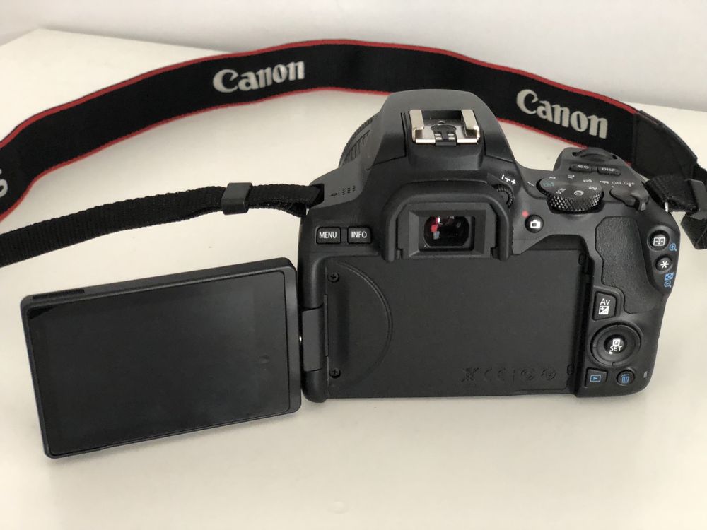 Canon 250d 18-55stm kit