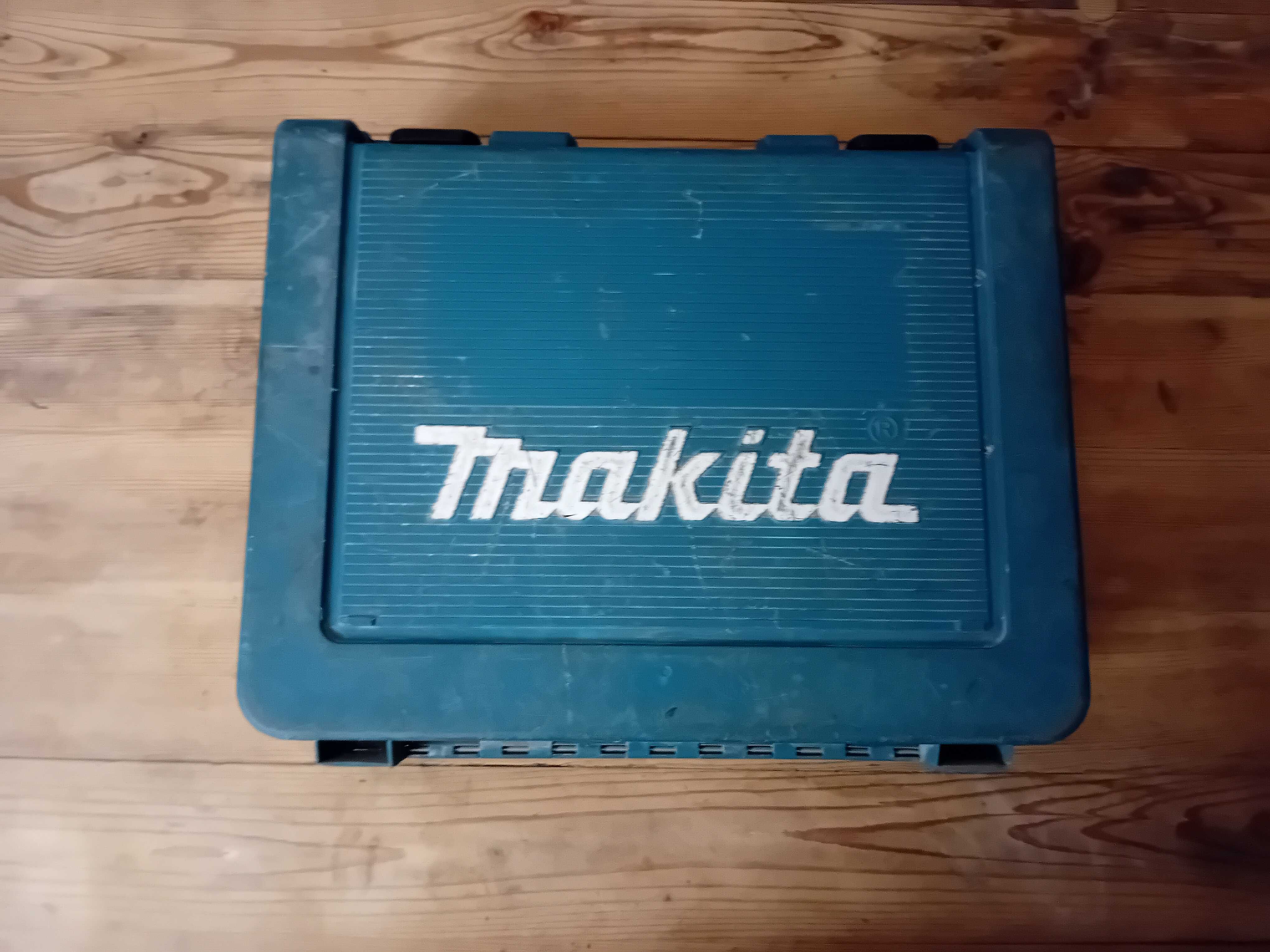 Makita HR2810 młotowiertarka