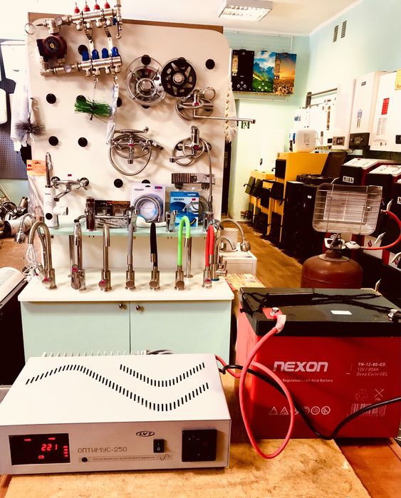 Бесперебойник LVT ОПТИМУС-250.