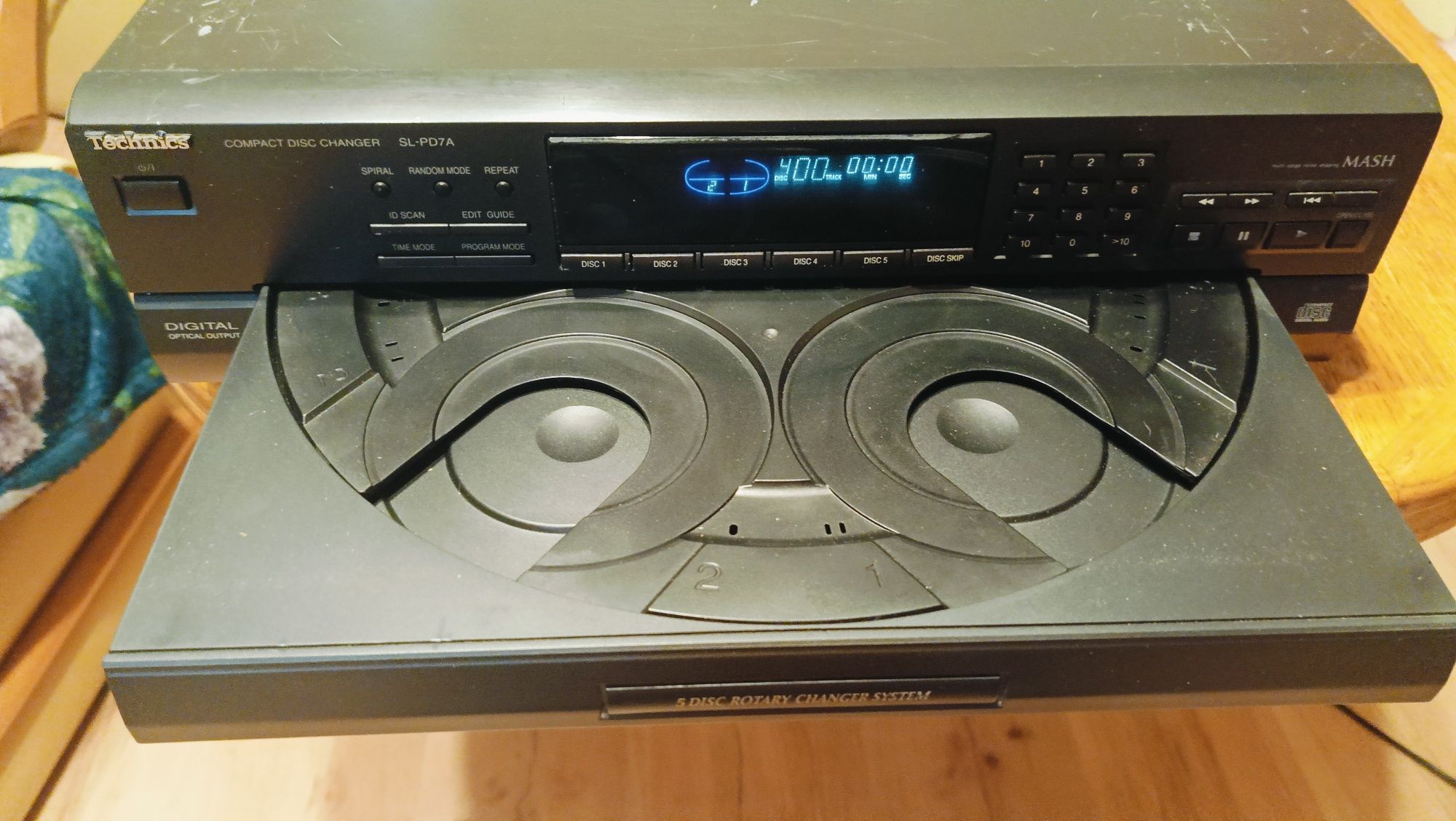 Zmieniarka Technics SL-PD7A na 5 płyt CD