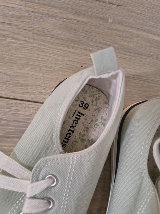 Miętowe trampki damskie nowe