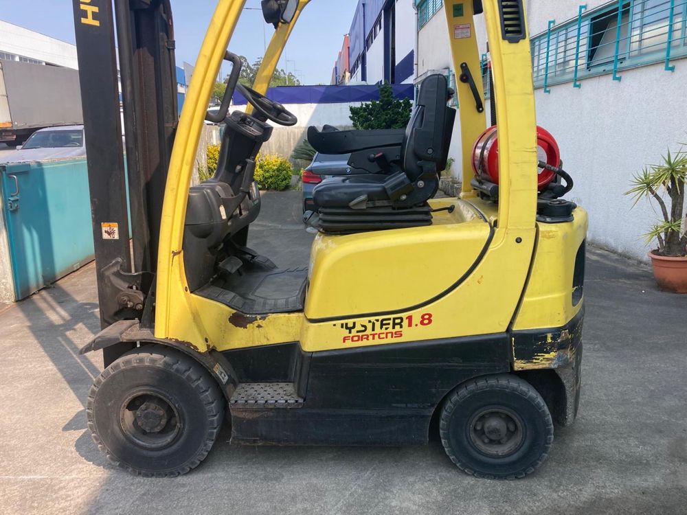 Empilhador Hyster 18