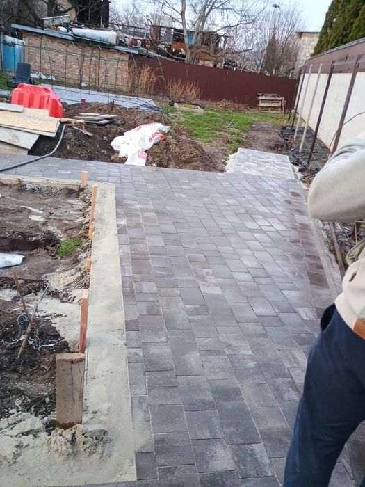 Укладання тротуарної плитки по дуже гарним цінам