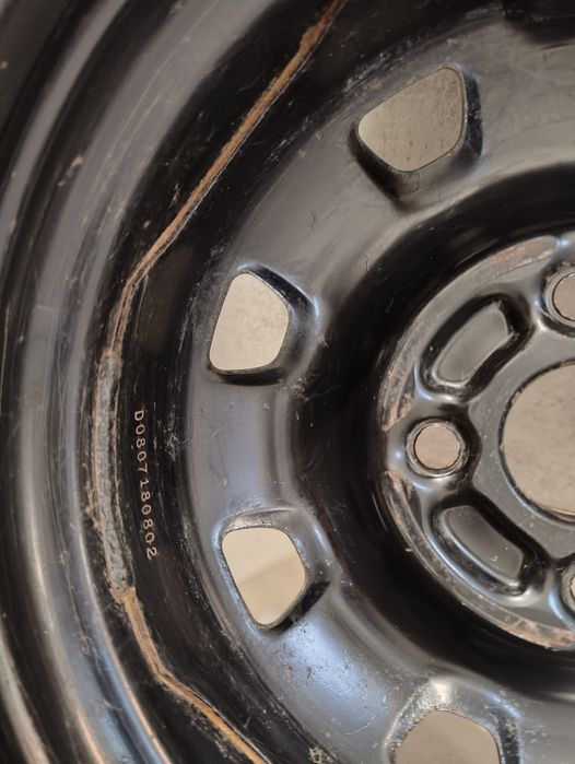 Оригінальний диск Hyundai HM5808 5J*14 CH46 з гумою HANKOOK