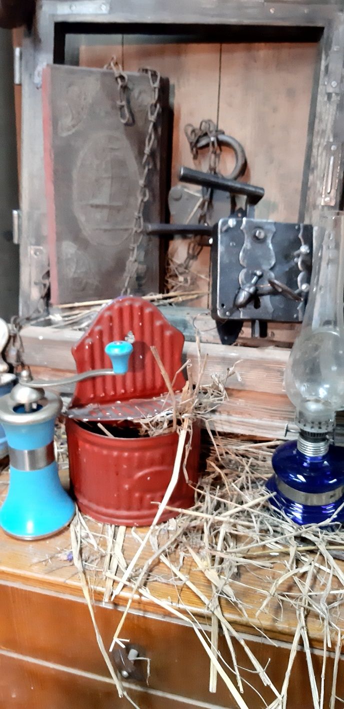 Zabytkowy pojemnik emaliowany PRL.