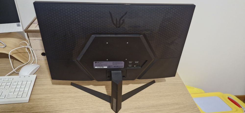 Monitor LG 24GQ50F-B (24" - Full HD - AMD Freesync)