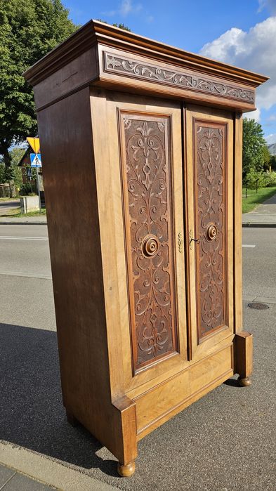 Stara Szafa Rzeźbiona