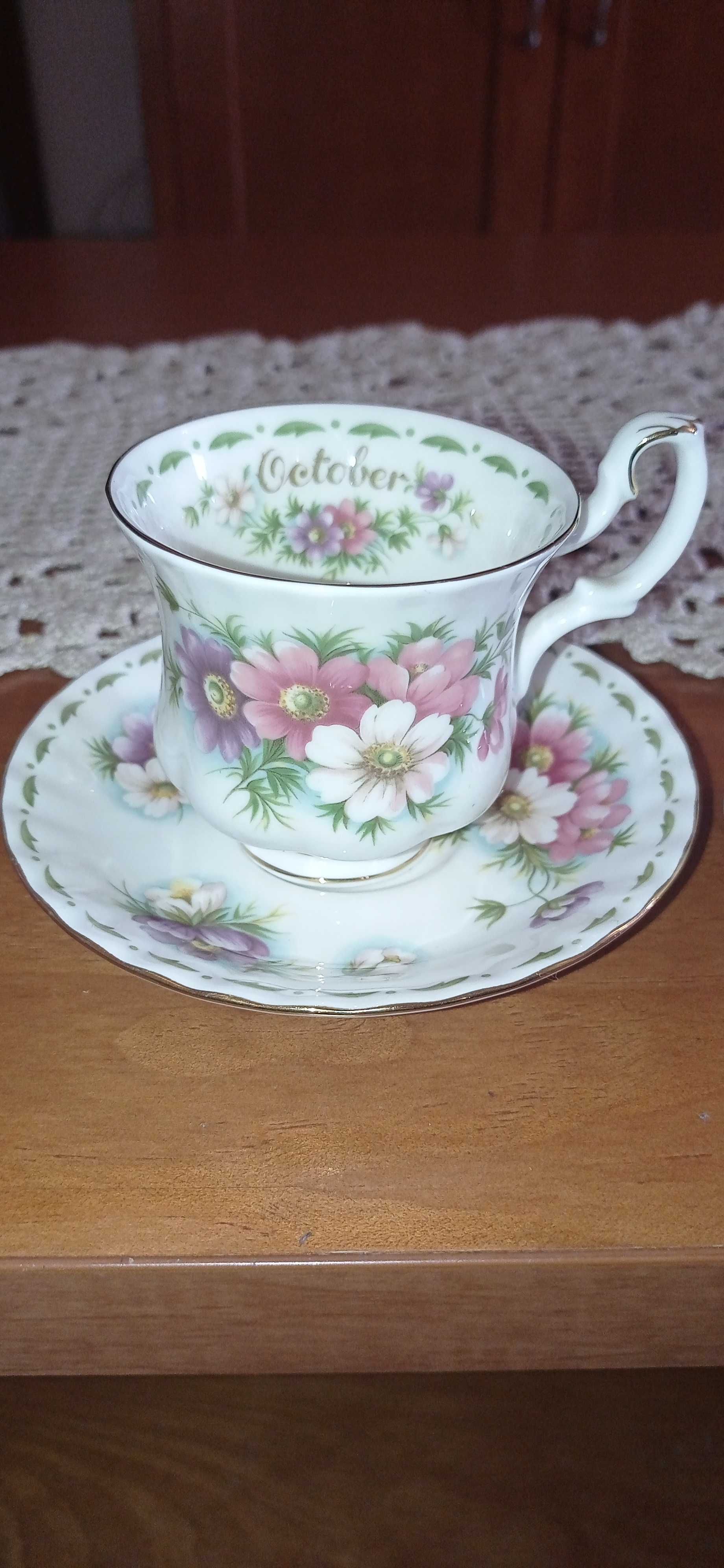 Chávena Royal Albert Bone China England "Cosmos" + miniatura