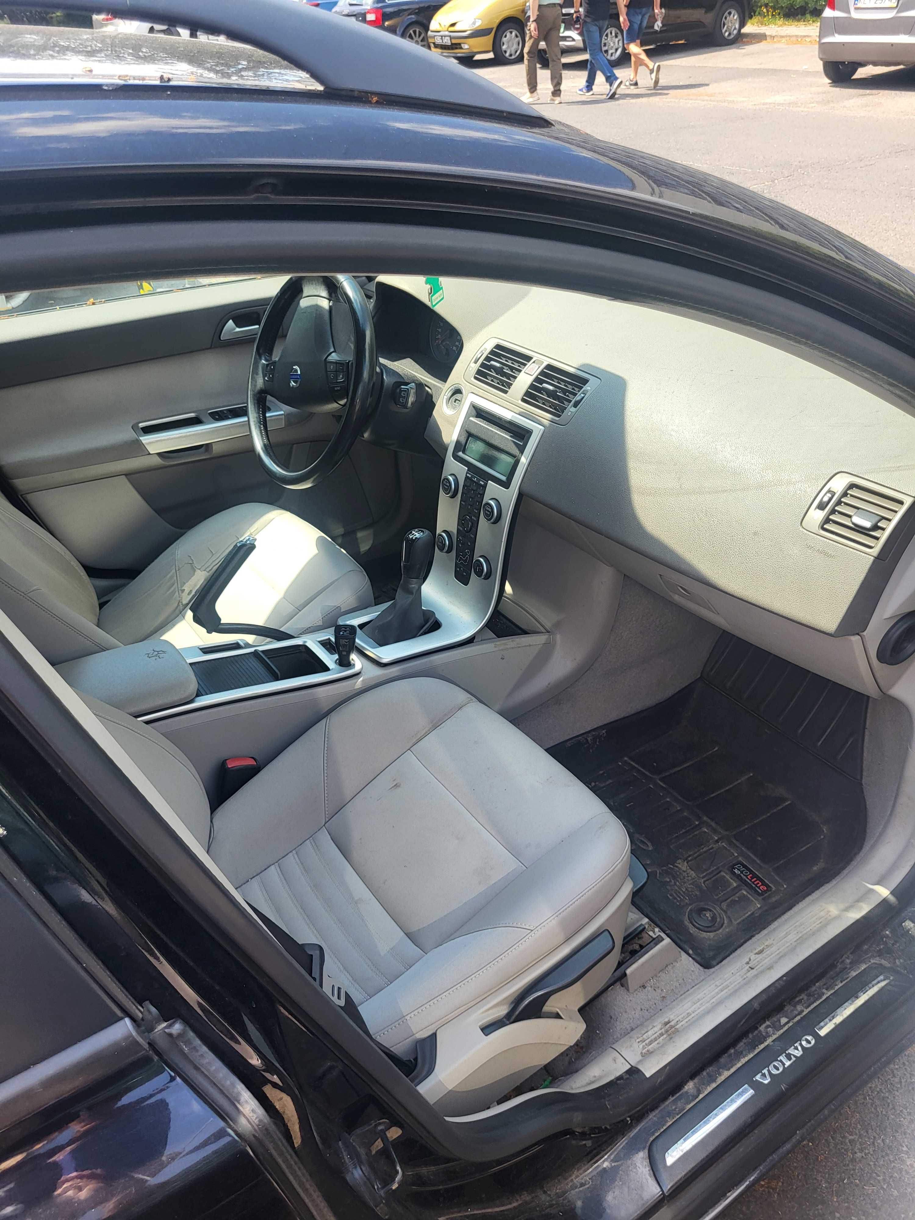Volvo V50 (2010, 290k)