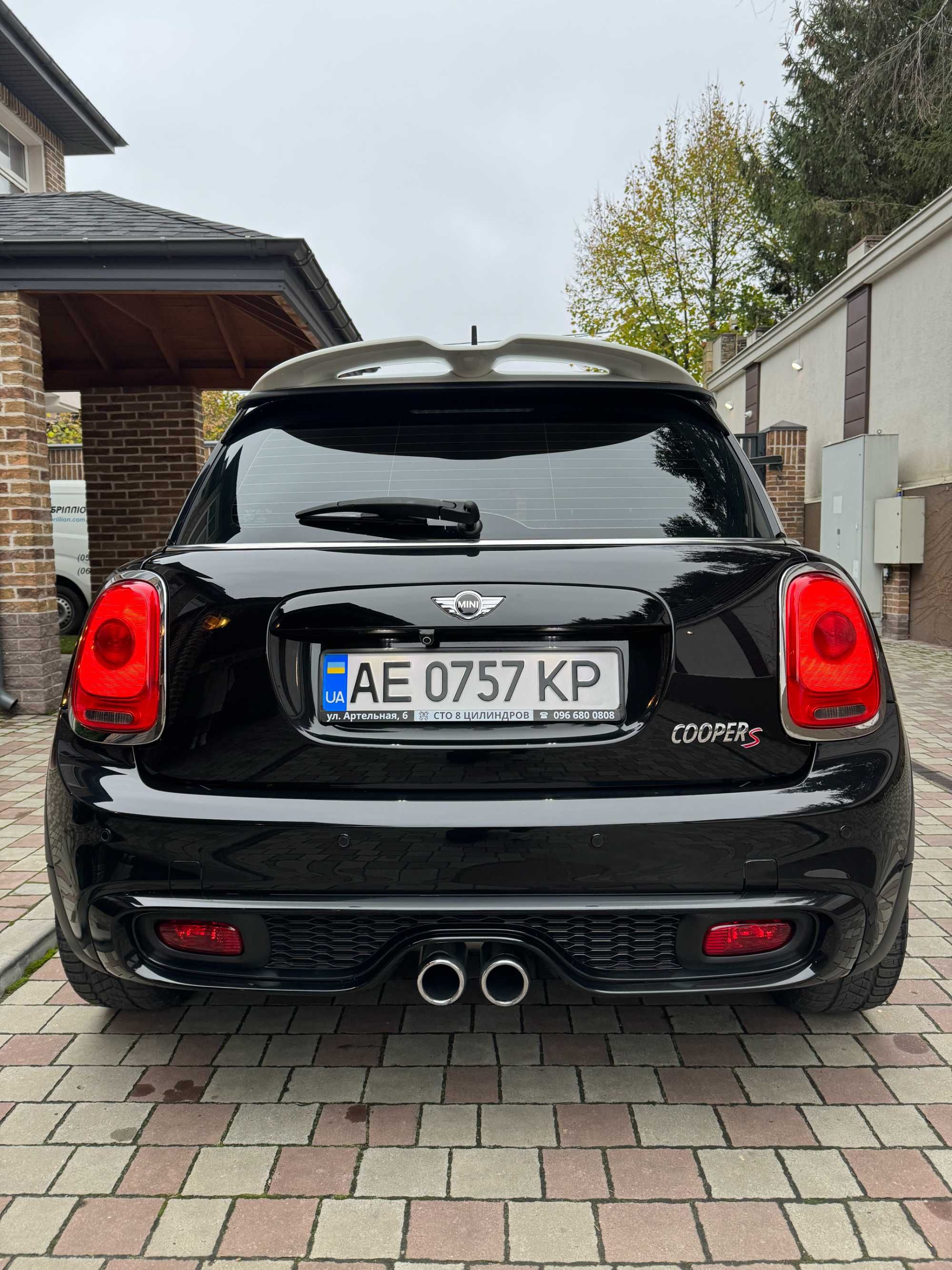 MINI Cooper S 2016, 2-літровий турбований двигун, шкіряний салон.