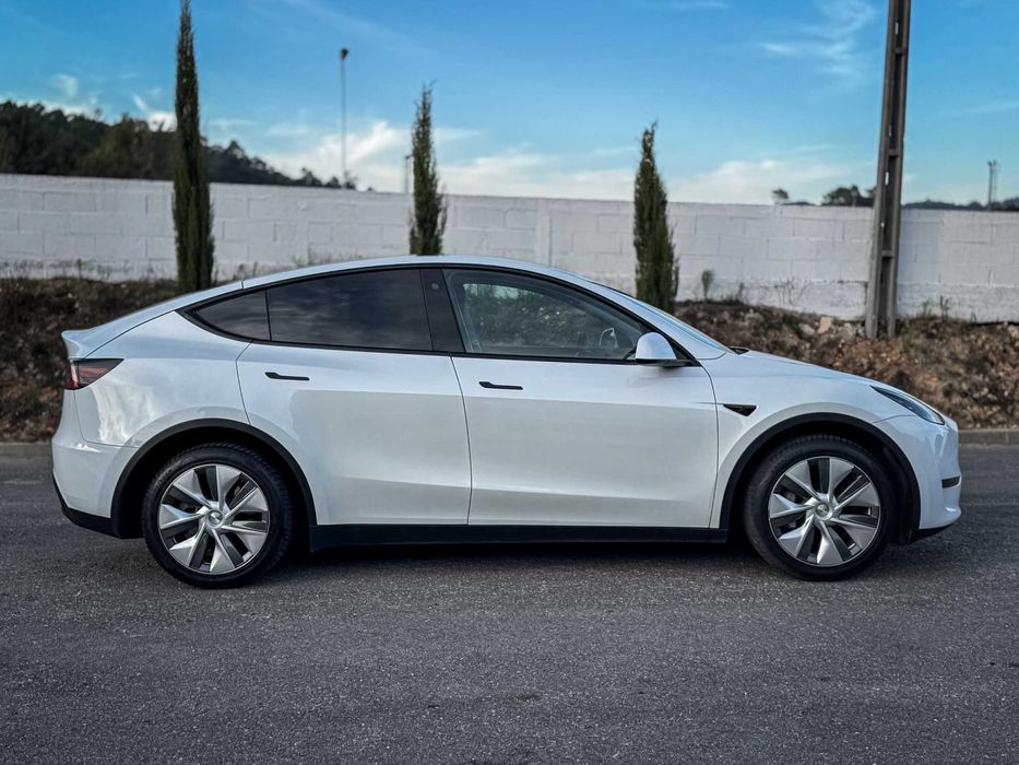 Tesla Model Y Long-Range DUAL Motor AWD | IVA DEDUTÍVEL