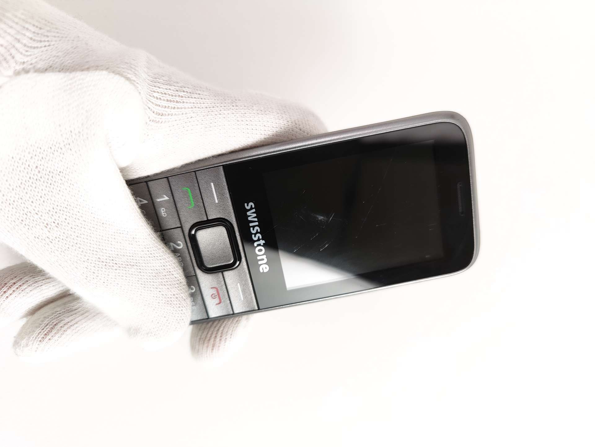 Telefon komórkowy Swisstone 1 32 MB 2G czarny