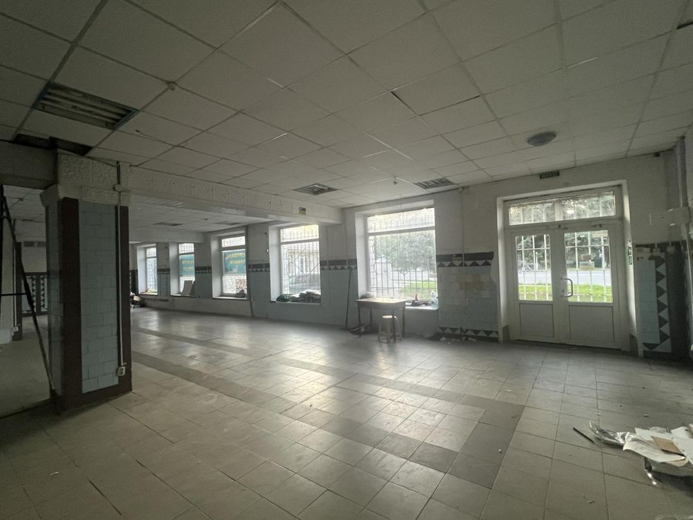 Фасадне приміщення в цетрі міста 250м2