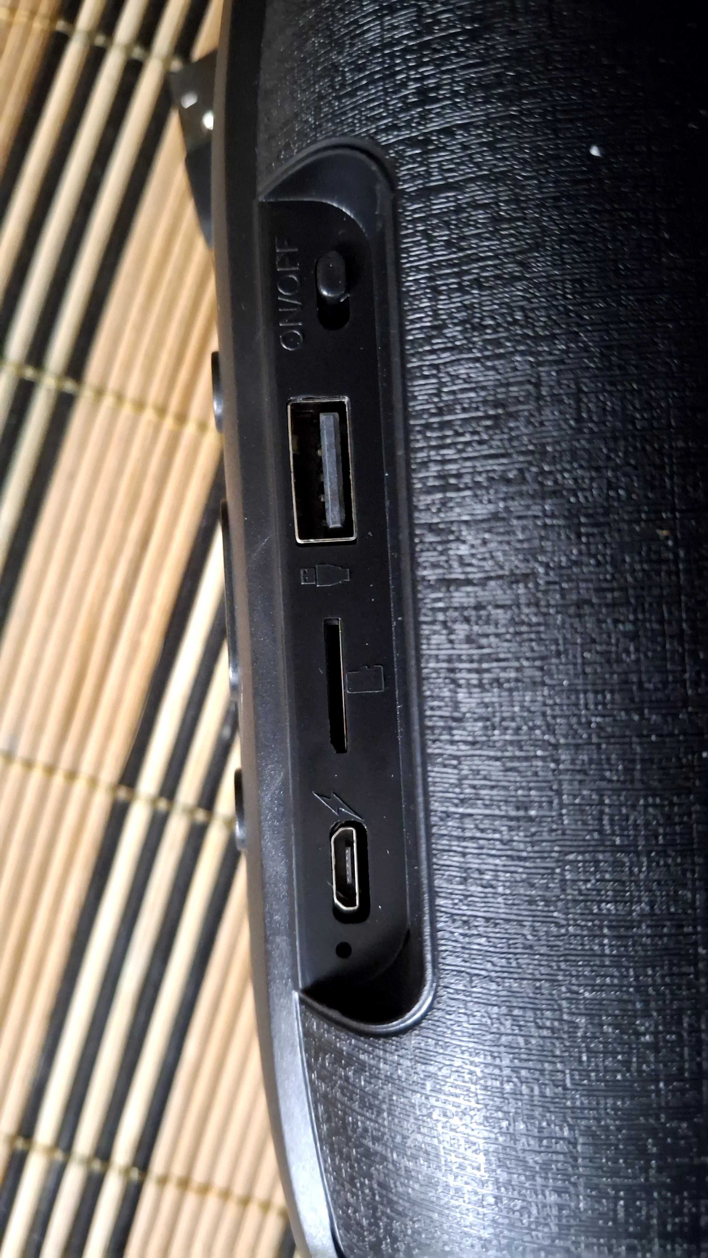 Głośnik turystyczny bluetooth z radiem