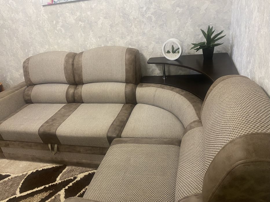 Продаємо диван в гарному стані розкладний