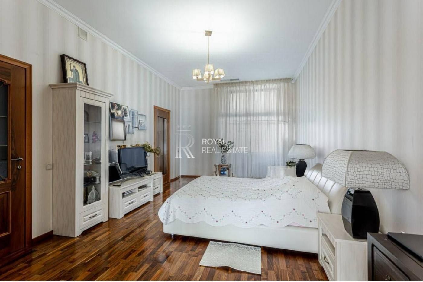 Продажа дома Романков 7к 623м2 КГ Солнечная Долина Обуховский р-н Газ