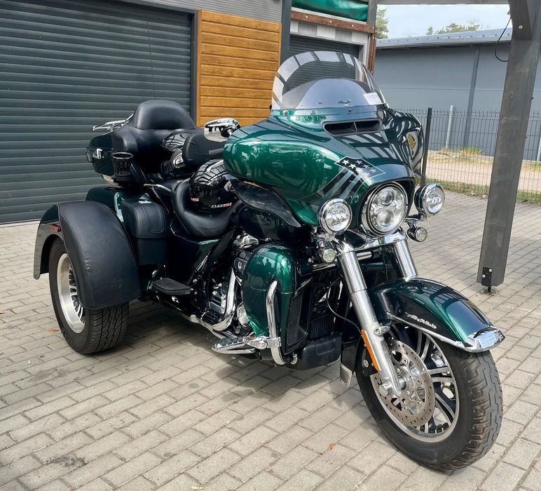 Harley-Davidson FLHTCU Ultra Trike Bogate Wyposażenie