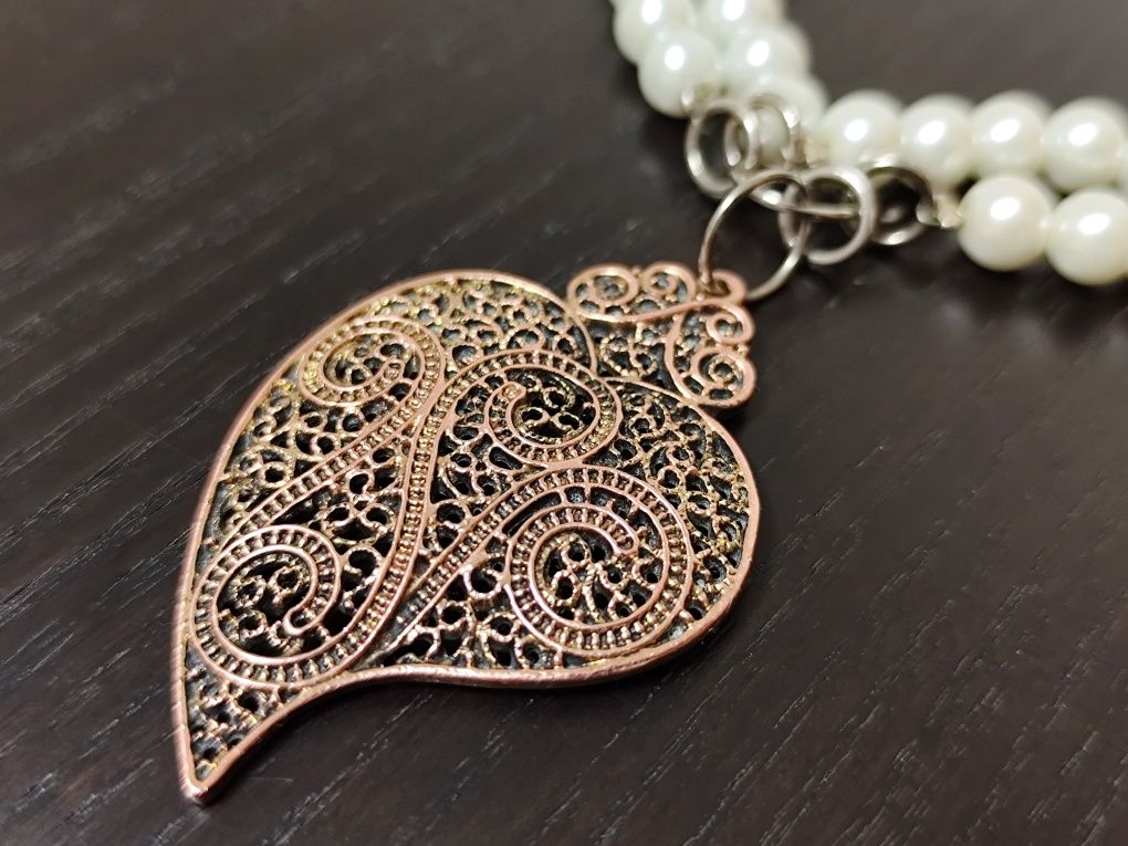 Colar de pérolas com pendente Coração de Viana