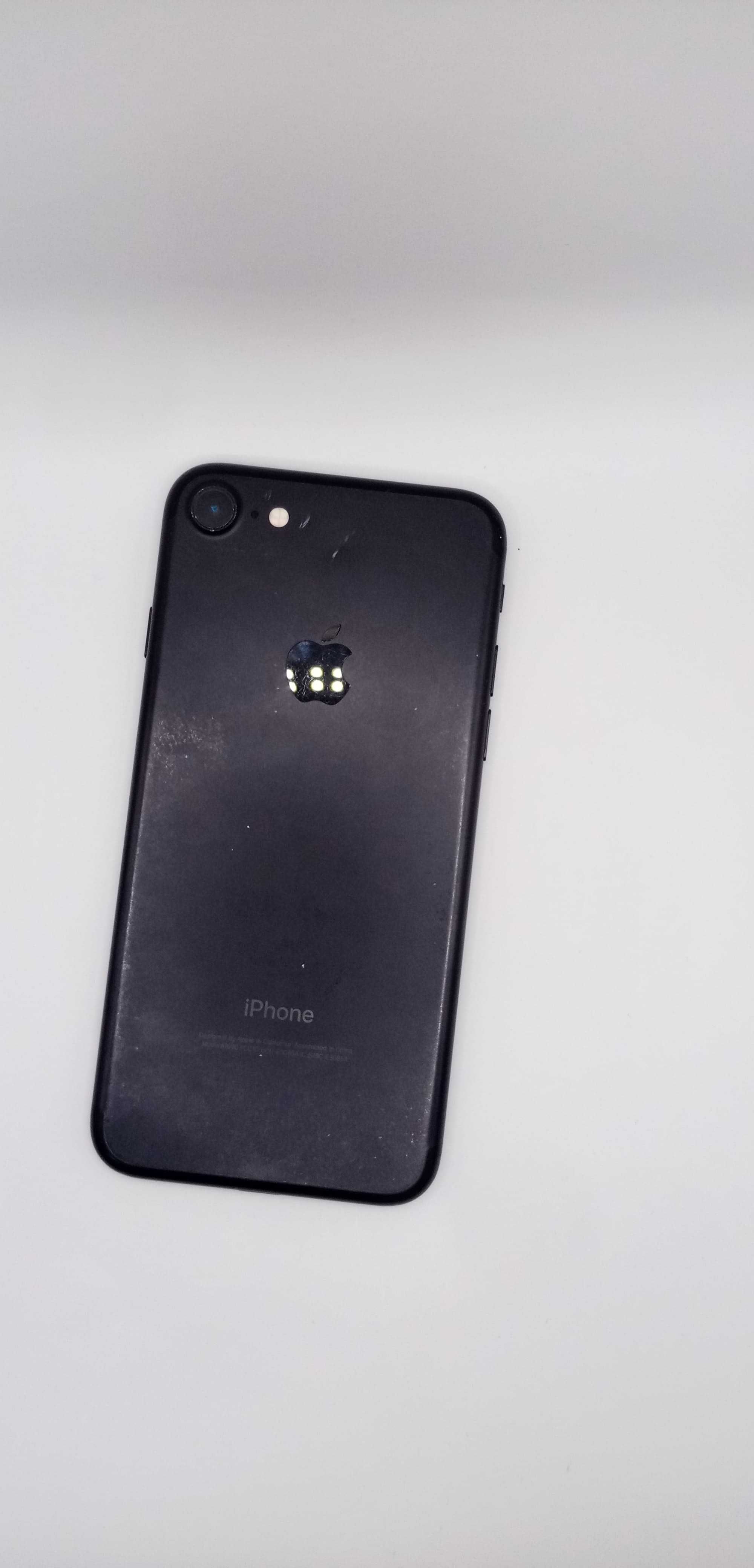 Смартфон Apple iPhone 7 32GB Black