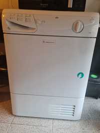 Máquina de secar Ariston 7kg