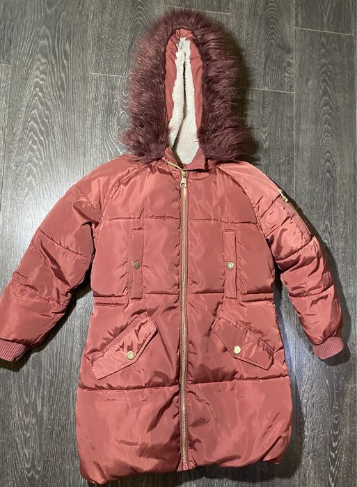 Зимове пальто куртка на дівчинку 122 р в гарному  стані